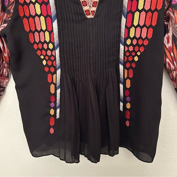 Ranna Gill Embroidered Blouse Jewel Tone Top V-Neck Pleated Black Size Small - Picture 6 of 16